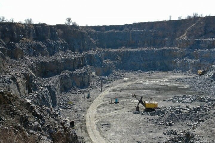 Карьер и добыча шунгита, фото